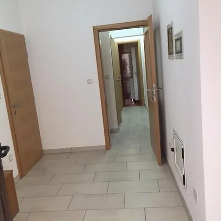 Διαμέρισμα With A Parking Space - 16246 *
